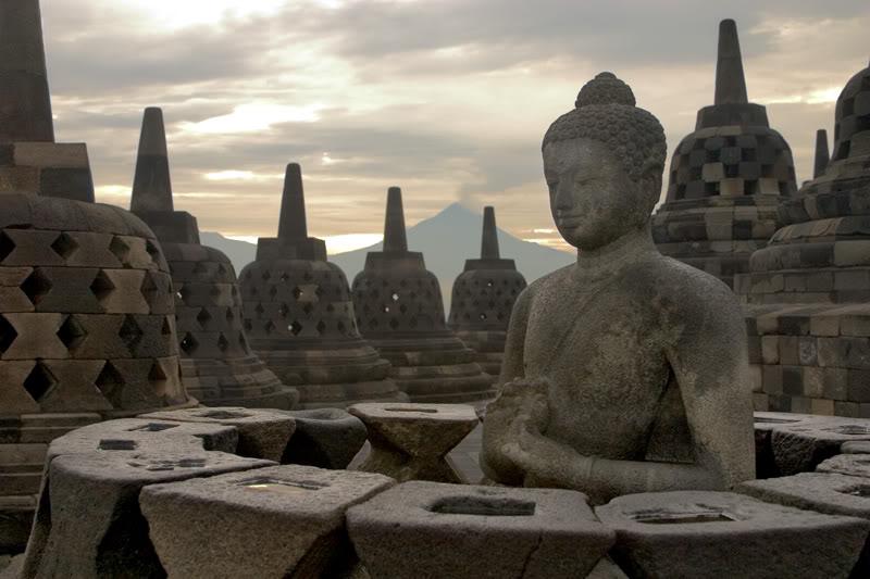 Borobudur, upper tier